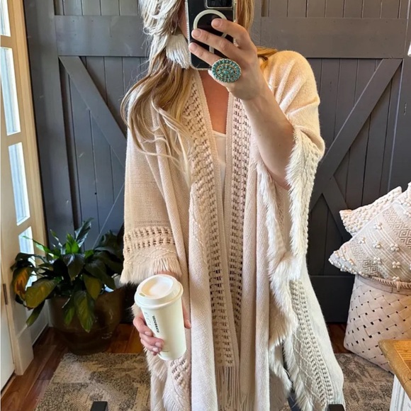 New Bohemian Knit Cream Fringe Poncho Ruana Cardigan Sweater Hippie Top - Picture 2 of 10